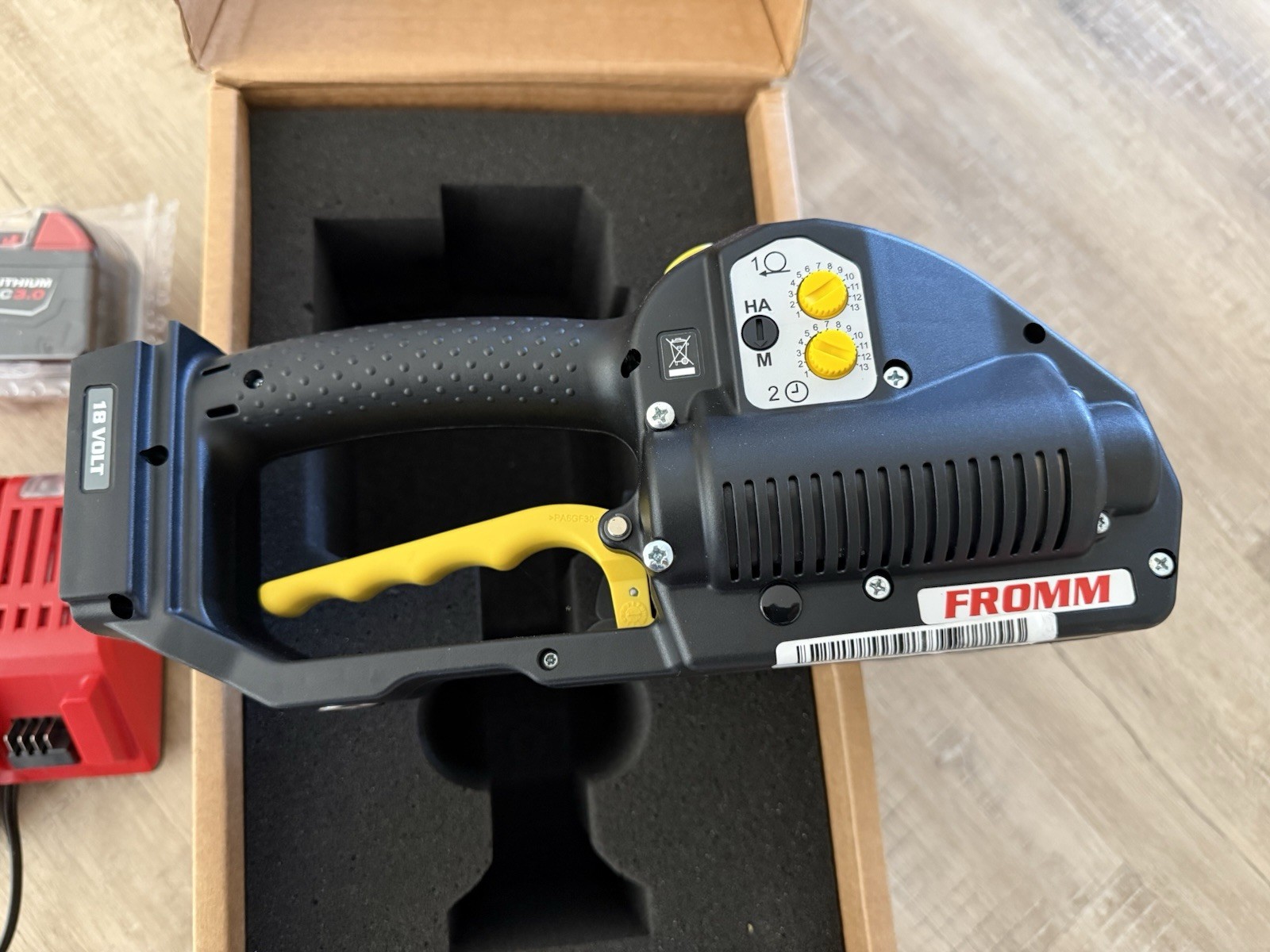 Fromm P329 Sealless Strapping Tool – 5/8” New With Battery/Charger