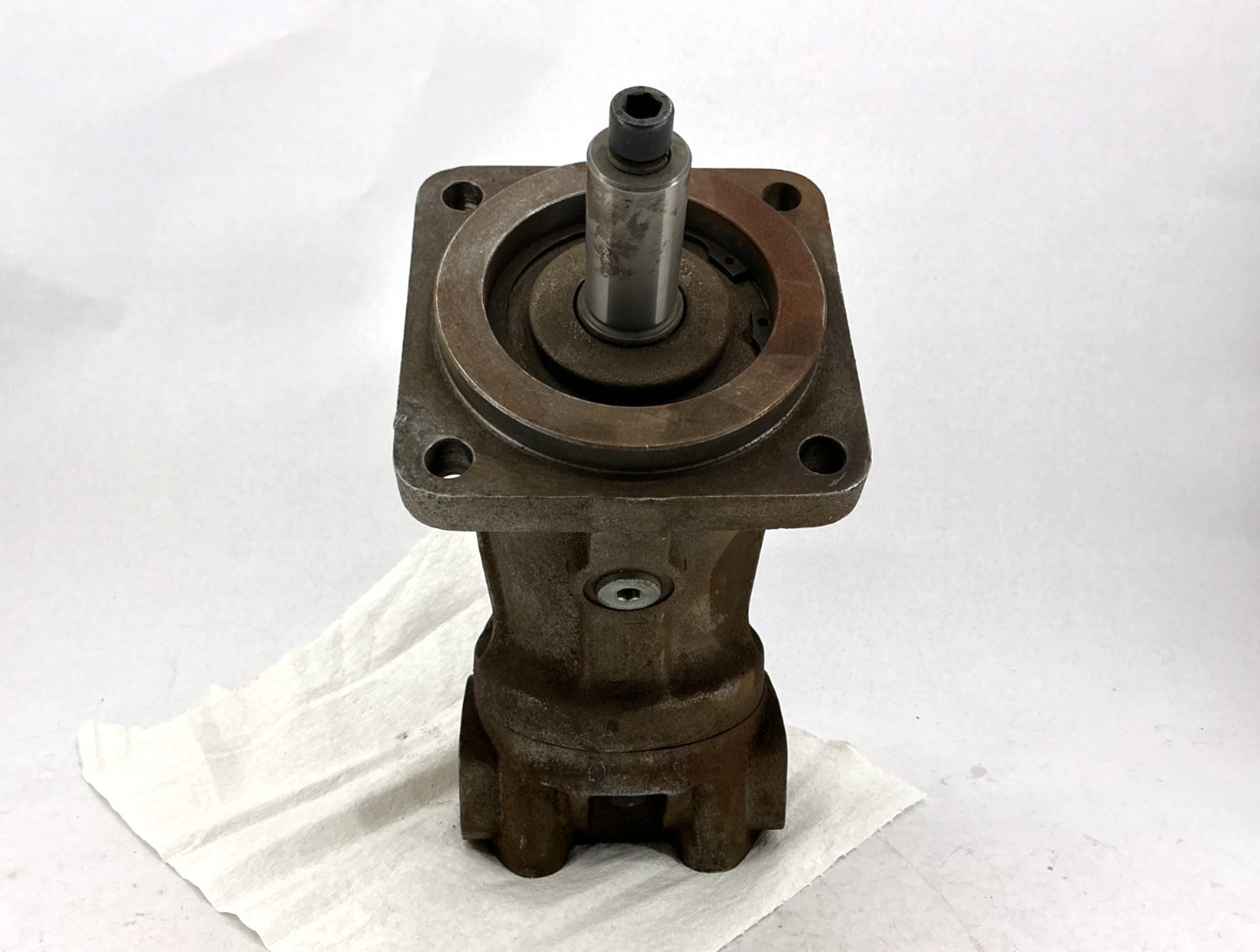 New Rexroth AA2FM 45/61 W-PBD 52 Hydromatik Bent Axis Piston Pump – No Box