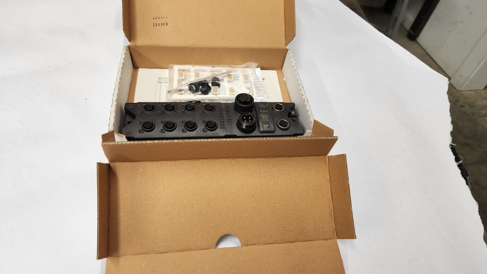 Balluff BNI008P BNI EIP-302-105-R015 Ethernet I/O Hub Network Block NEW WORN BOX