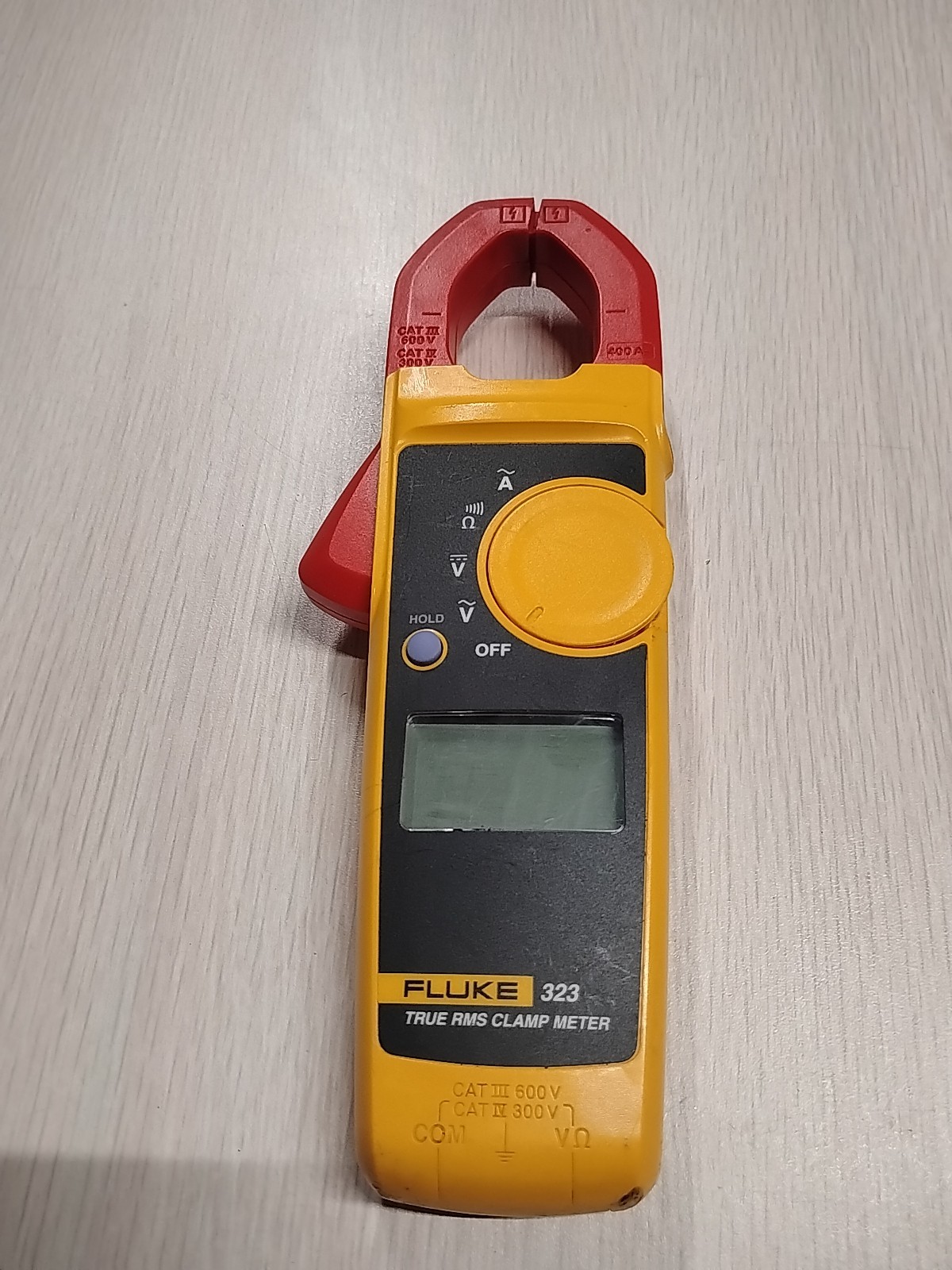 FLUKE 323 TRUE RMS CLAMP METER