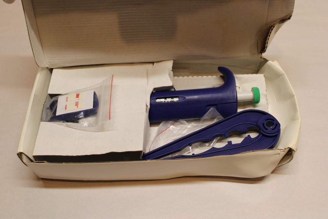 Fisherbrand Finnpipette II 21-377-244 Variable Volume Pipette 1-5 mL NEW #A