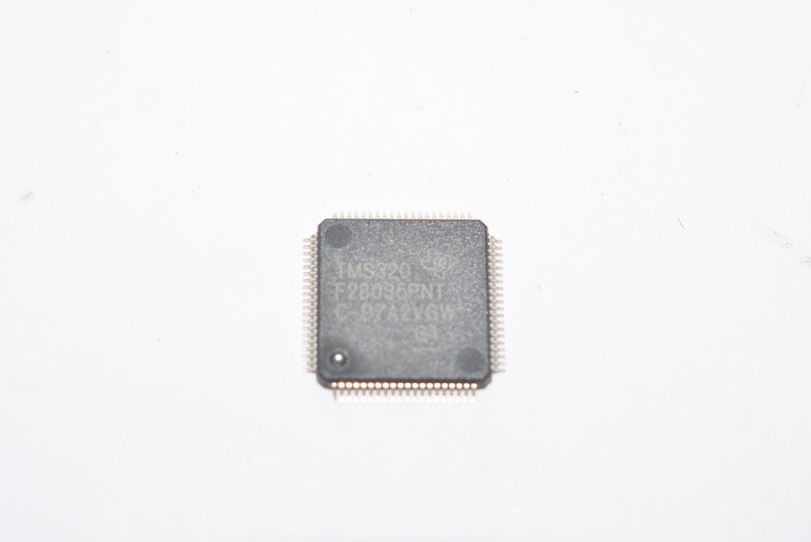 NEW Texas Instruments TMS320F28035PNT IC MCU 32BIT 128KB FLASH 80LQFP