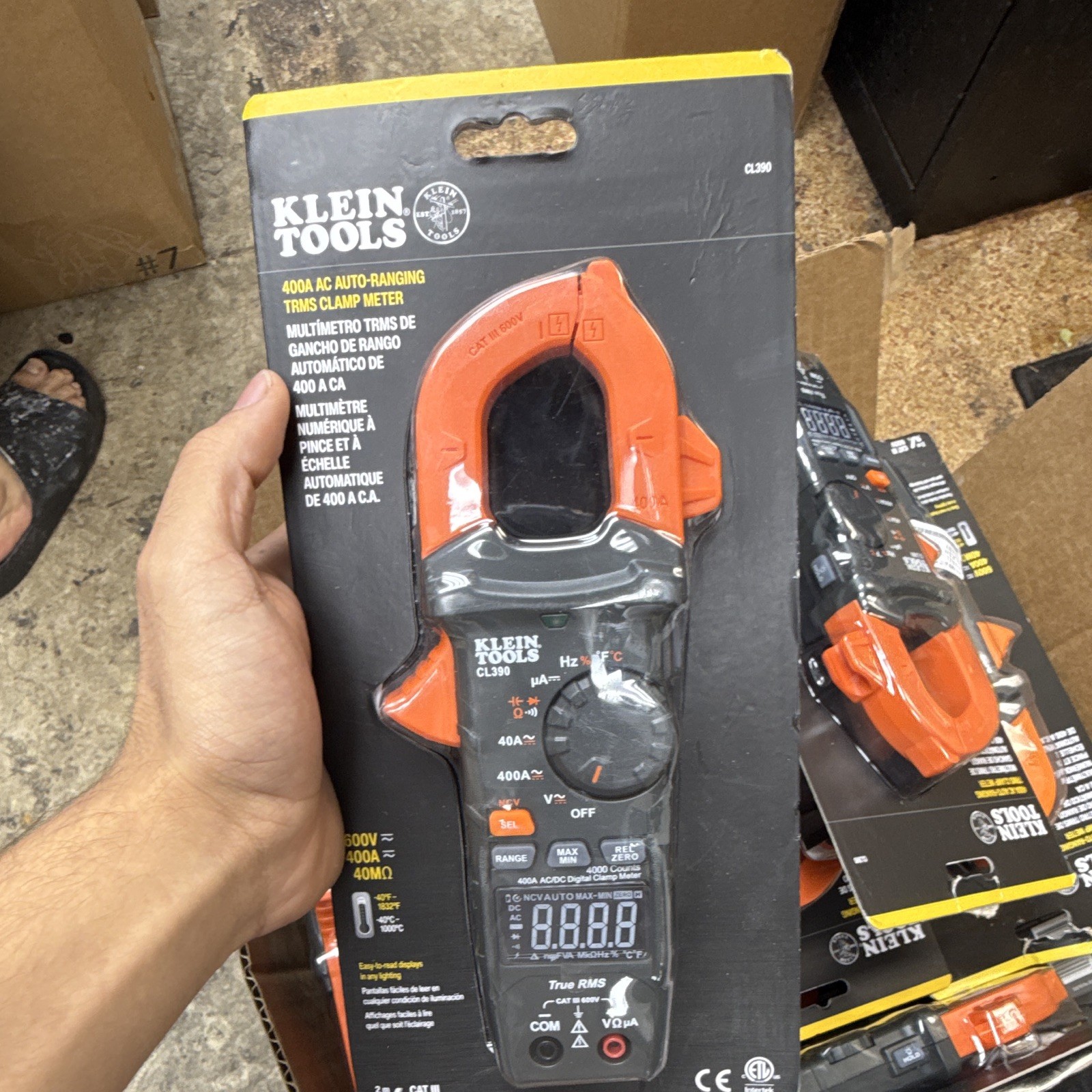 Klein Tools CL390 True RMS Auto-Ranging Clamp Meter 600A CAT IV 1000V