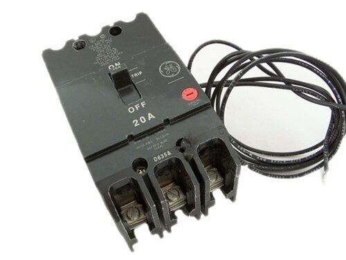 NEW GE TEY330ST12 Circuit Breaker 3 POLE 30AMP W/ 120V SHUNT TRIP