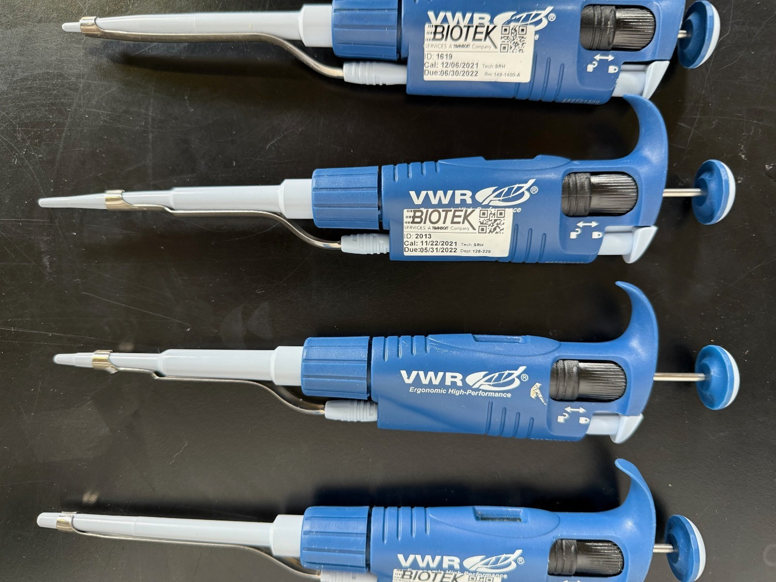 VWR Set of 6 Pipettes w/Stand 0.1-2, 0.5-10, 2-20, 10-100, 20-200, 100-1000 uL