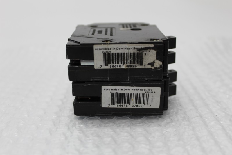 EATON BR2020 BREAKER 2POLES 20AMPS LOT OF 2 UNMP