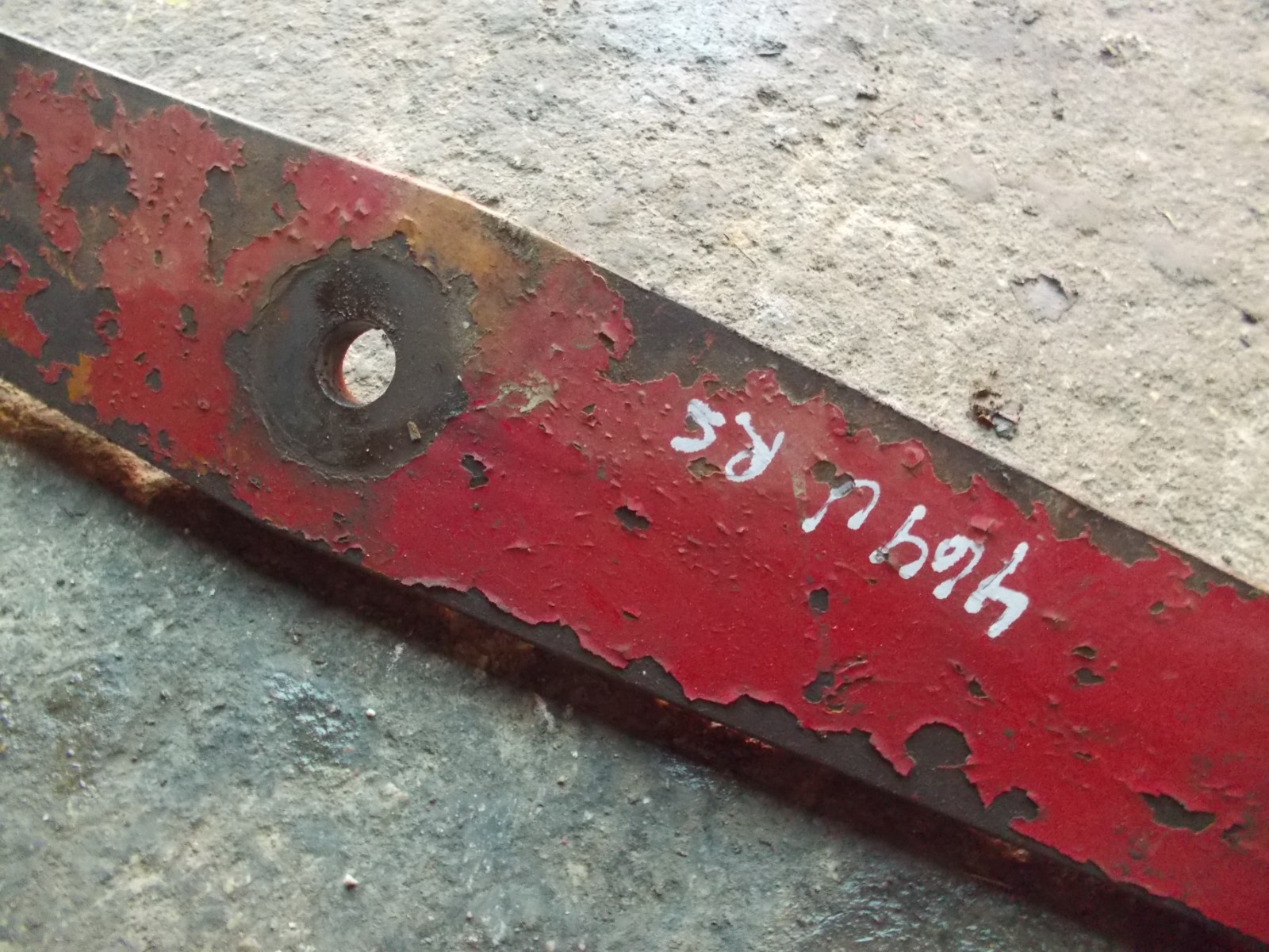 International 464 U IH Tractor Original 3pt hitch R bottom lift arm w/ pin