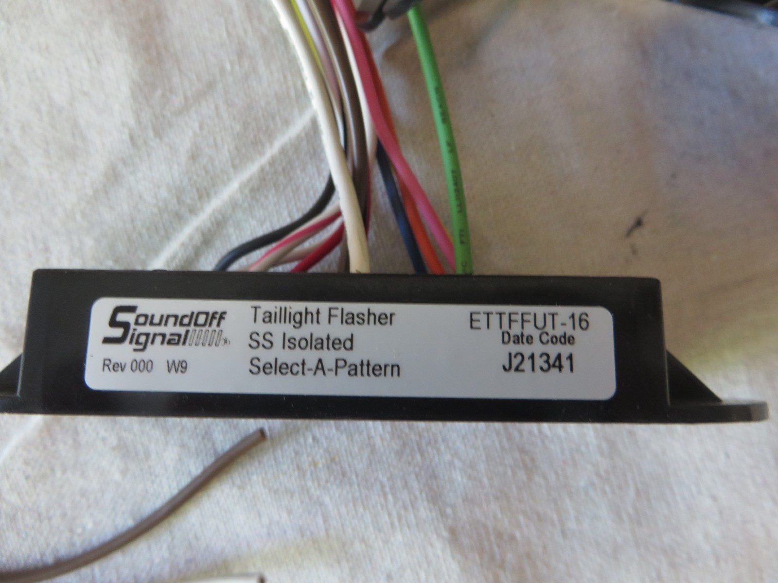 SOUNDOFF SIGNAL TAILIGHT FLASHER ETTFFUT-16 SELECT A PATTERN