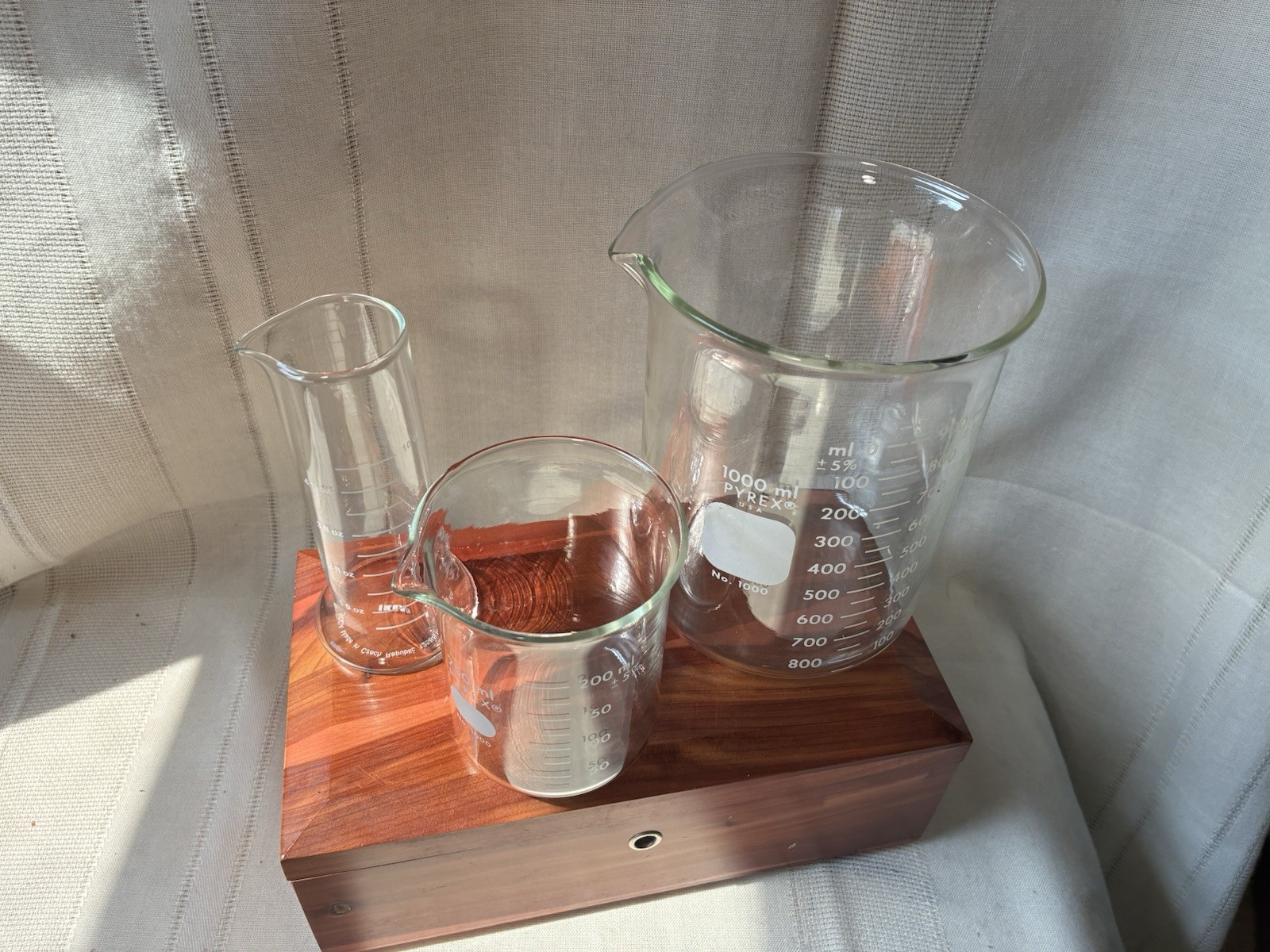 Lot Of 3 Glass Beakers, Scientific Laboratory Equipment 250 ml & 1000 ml Pyrex