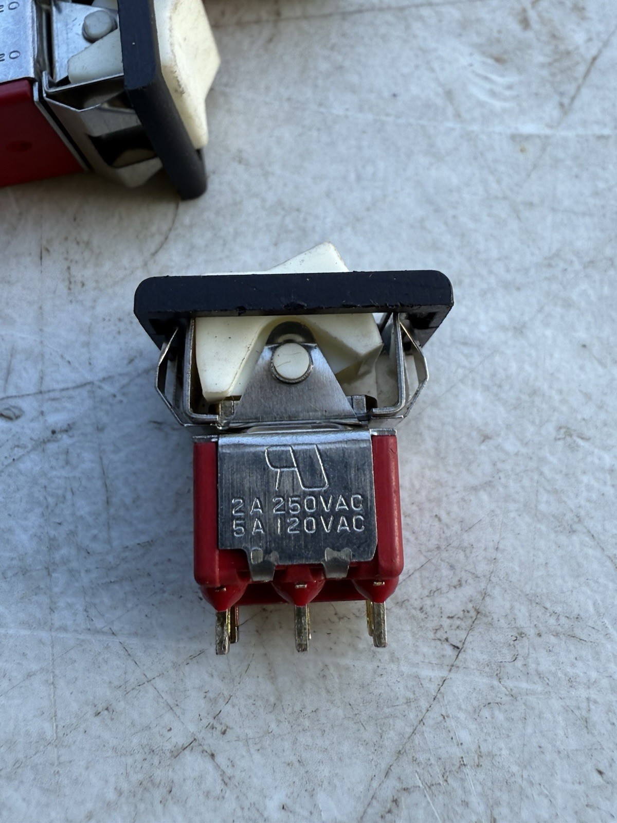 C&K Rocker Switch ON/ON (5pcs)