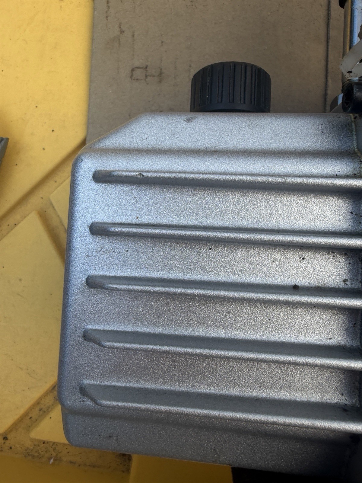 Pittsburgh 61245 2.5CFM Automotive Portable Refrigerant Vacuum Pump 120V/3.4A