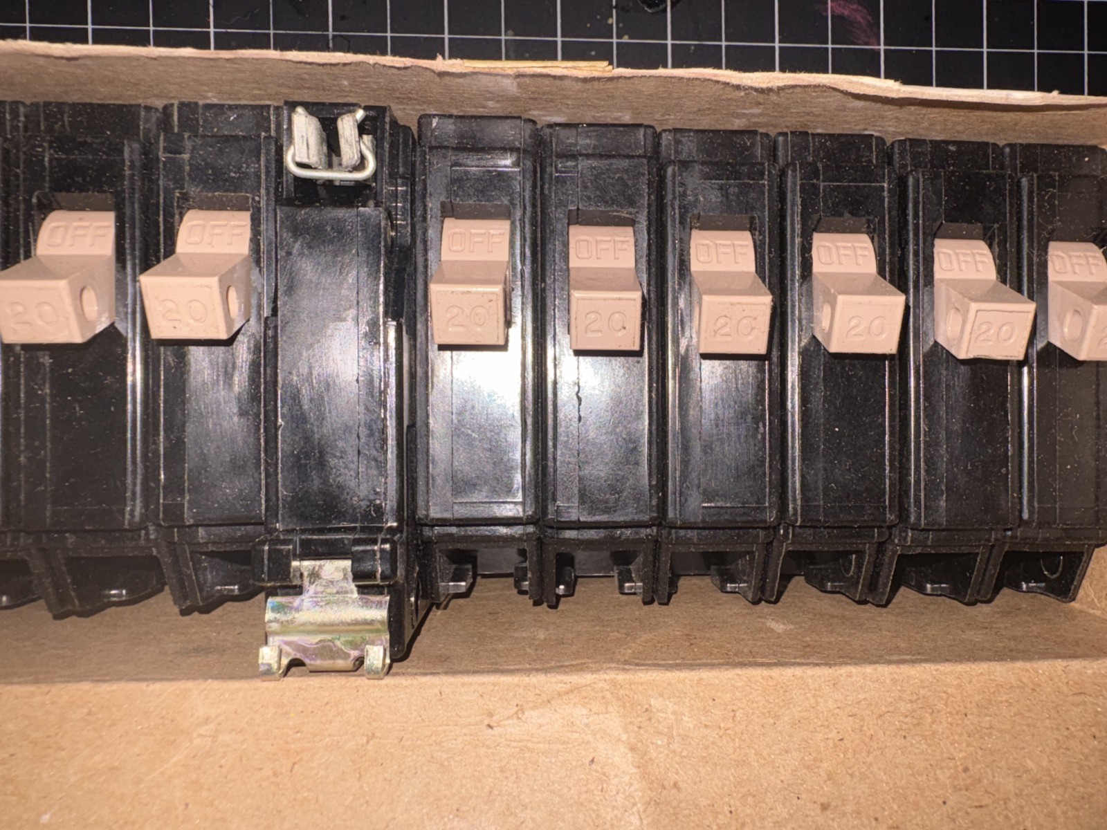 Lot of 10 Eaton Cutler Hammer CH120 CHF120 20 Amp 1 Pole Type CH Circuit Breaker