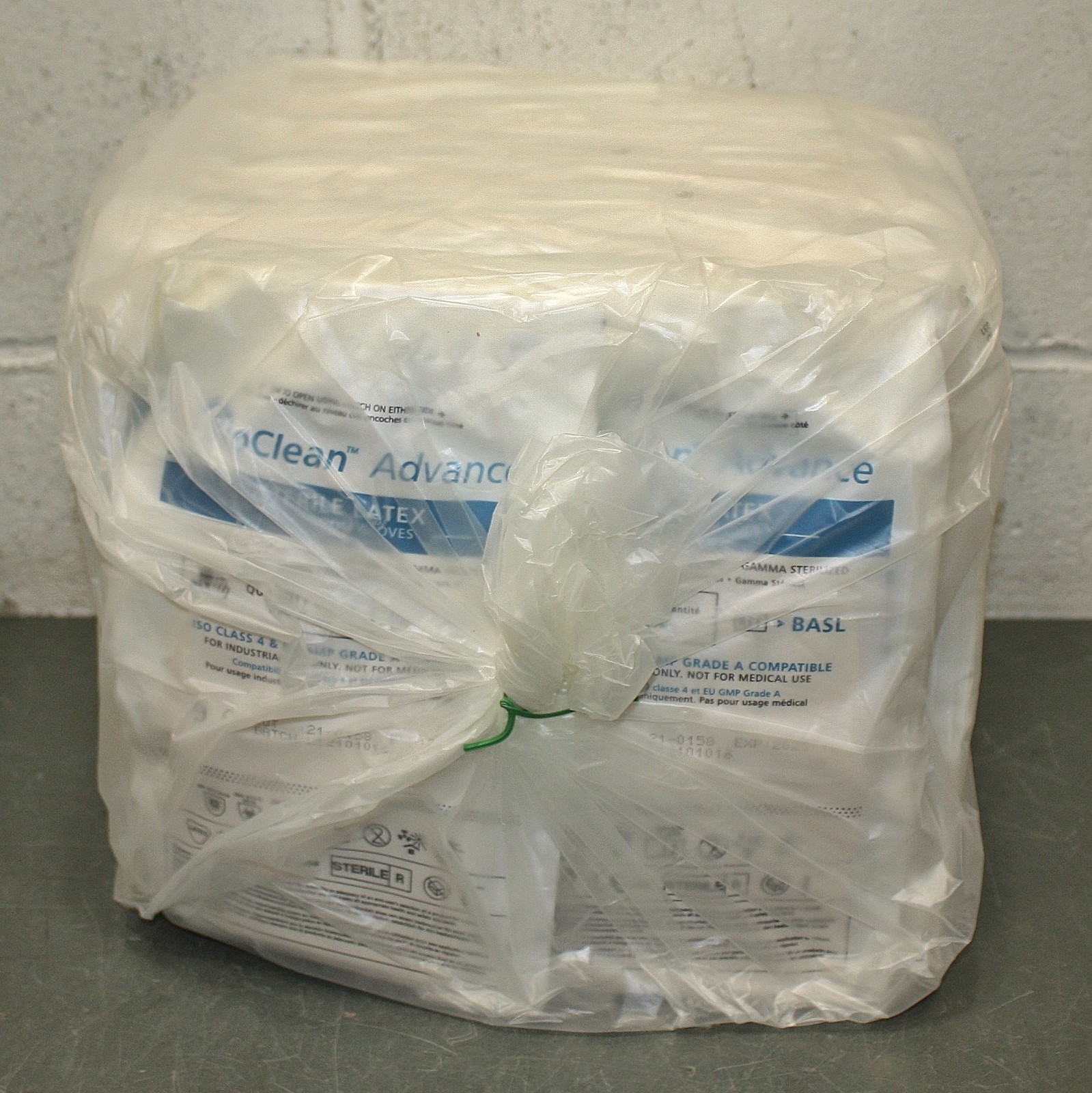 EXPIRED 12/2025 – (200) Bioclean 12″ Disposable Gloves BASL, Size L / 9, ISO 4