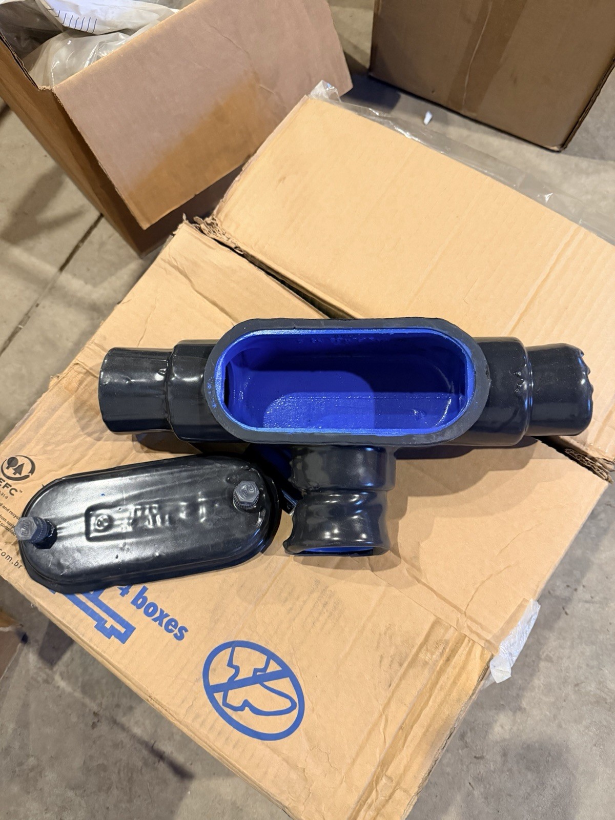 A5 Ocal T67-G 2” PVC Coated Conduit Body Form 7 T-Style w/ Cover – New
