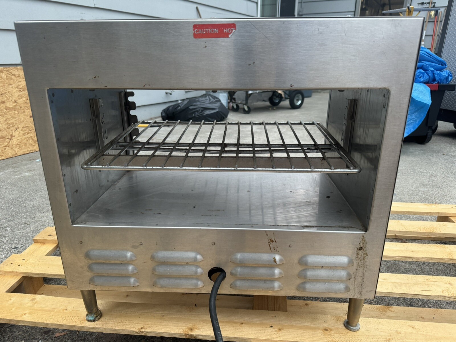 Lang MeltMaster Plus II conveyor broiler MM24-P. For commercial use.