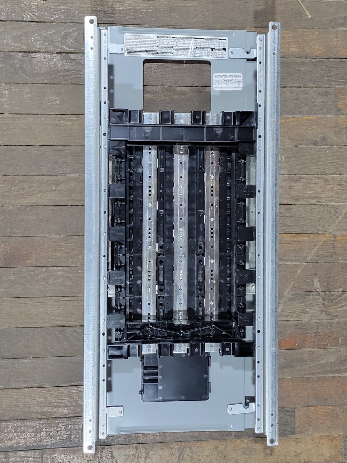 Siemens P1E30MC250AT Main Panelboard Interior 250A 3P 4W 3PH 480/277V 30 Circuit