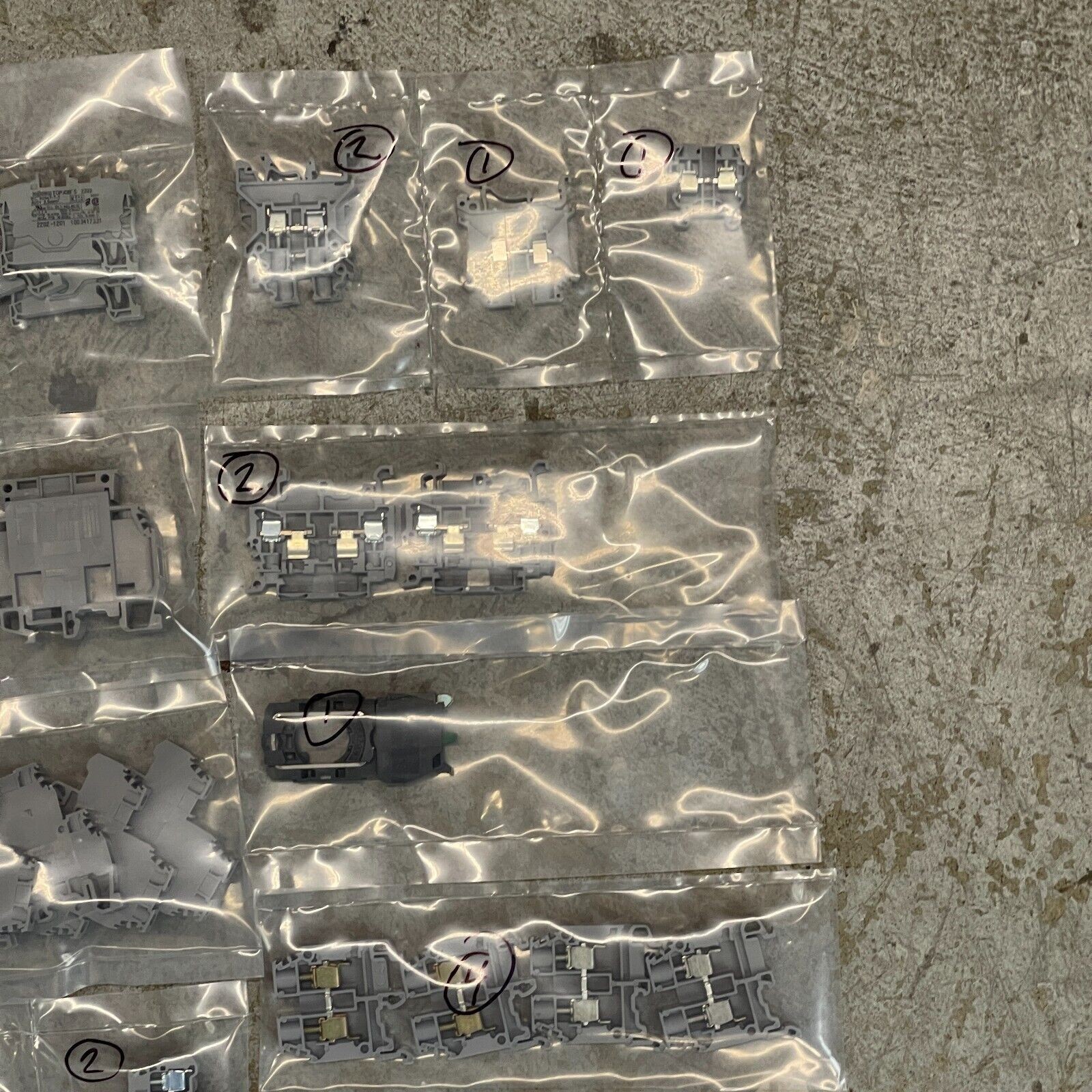 Mixed Lot of Entrelec Terminal Block Din Rail Terminals – Gray / Green
