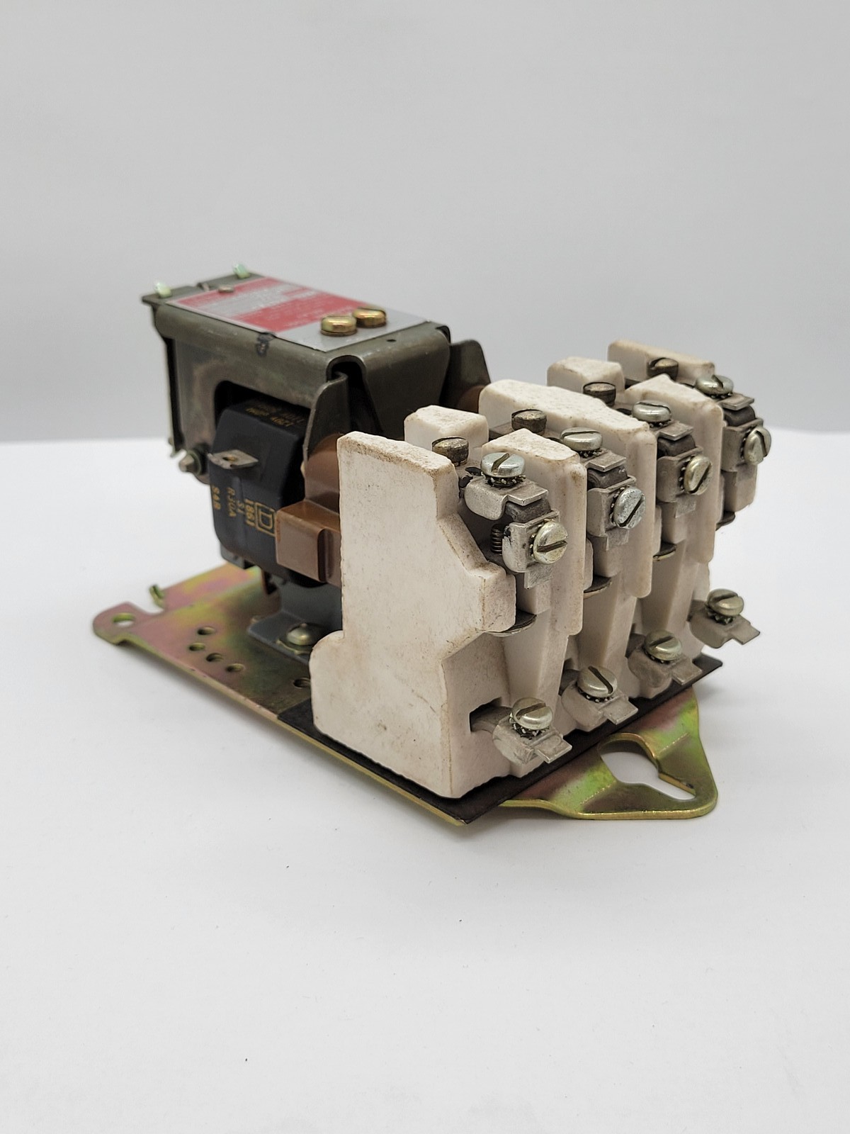 Square D 501 BH0-31 Machine Tool Relay 15A 4P 600V Series A 120/110V Coil