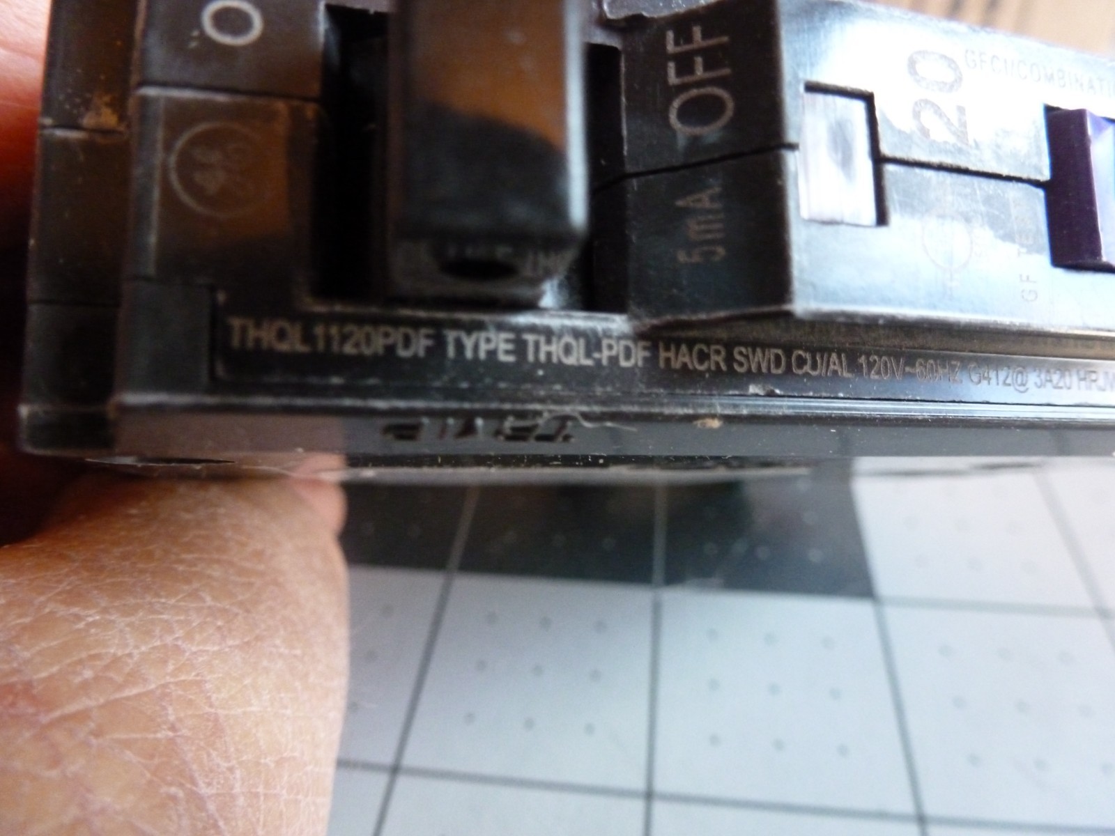1 – GE THQL1120PDF Dual Function Circuit Breaker – 1Pole – 20A – 120 -10kA – NEW