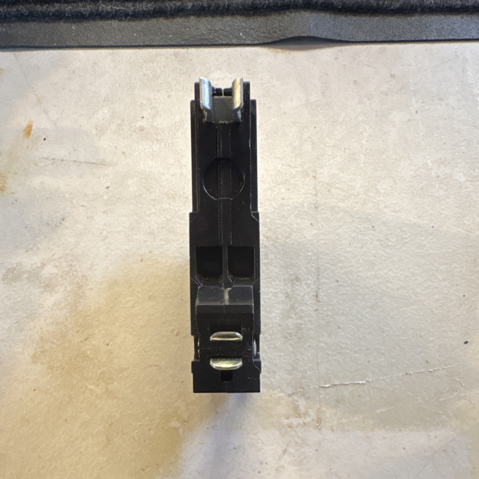 Square D 20A Tandem Circuit Breaker Double Pole Plug-In Screw Terminal