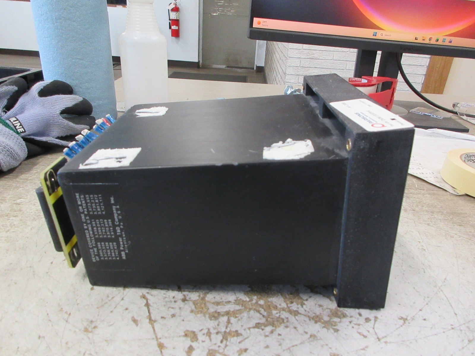 ABB Circuit shield Type 27/59 Under/Over Voltage Relay 410D4490 Used