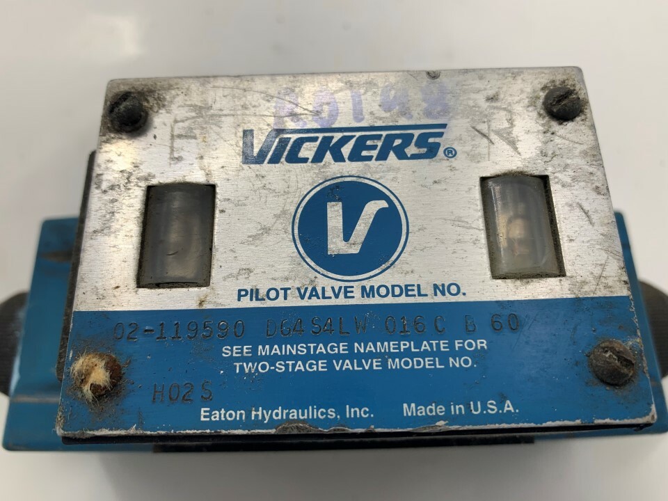 Vickers 02-119590 DG44LW 016C B 60 w/ 868982 110v/50hz .85amp 120v/60hz .69amp