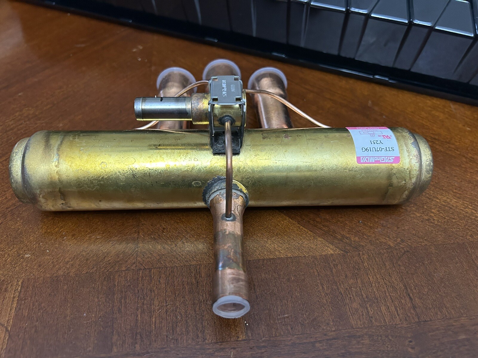STF-07U19G SAGInoMIYA DESC 4 Reversing Valve , 4Way.