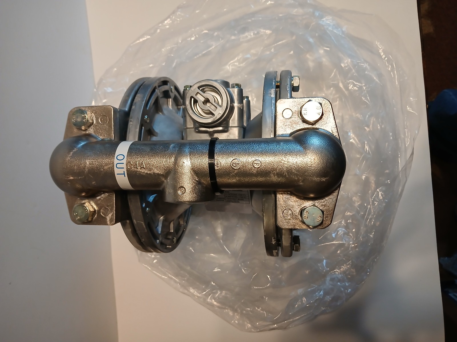 Roughneck Air-Operated Double-Diaphragm Pump, 1in. Ports, 37 GPM, Aluminum