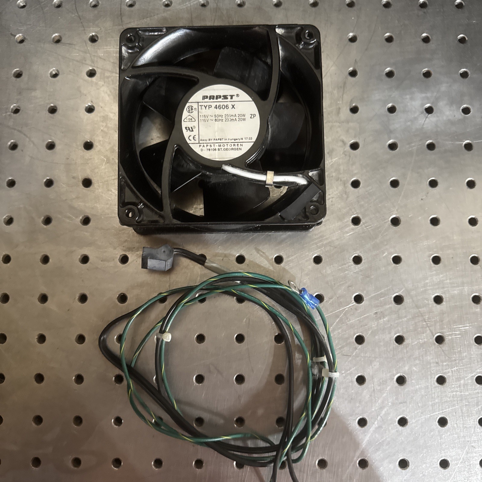ebm-papst 4606N AC Fan Axial Ball Bearing 115V 105.9CFM 51dB (119 X 119 X 38mm)