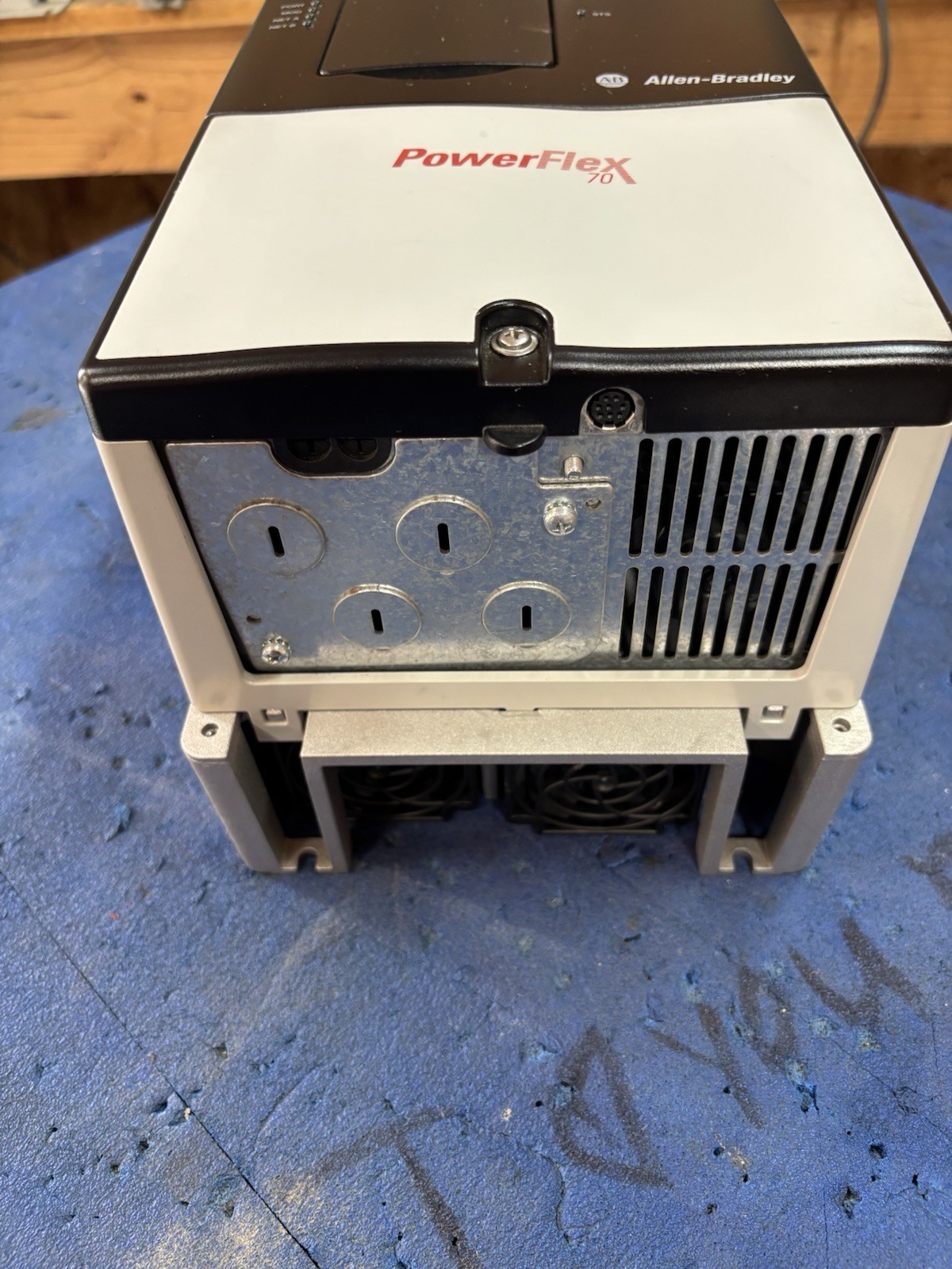 NEW 10HP 20AD014A0AYNANC0 ALLEN BRADLEY Powerflex 70 AC DRIVE MFG 2012 Tested