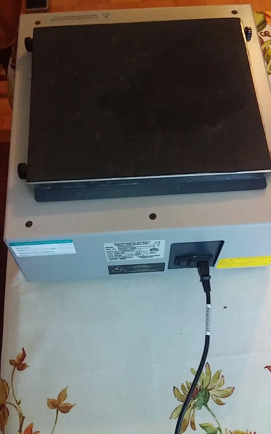 New Brunswick Excella E1 Orbital Lab Shaker Tested .. HEAVY DUTY