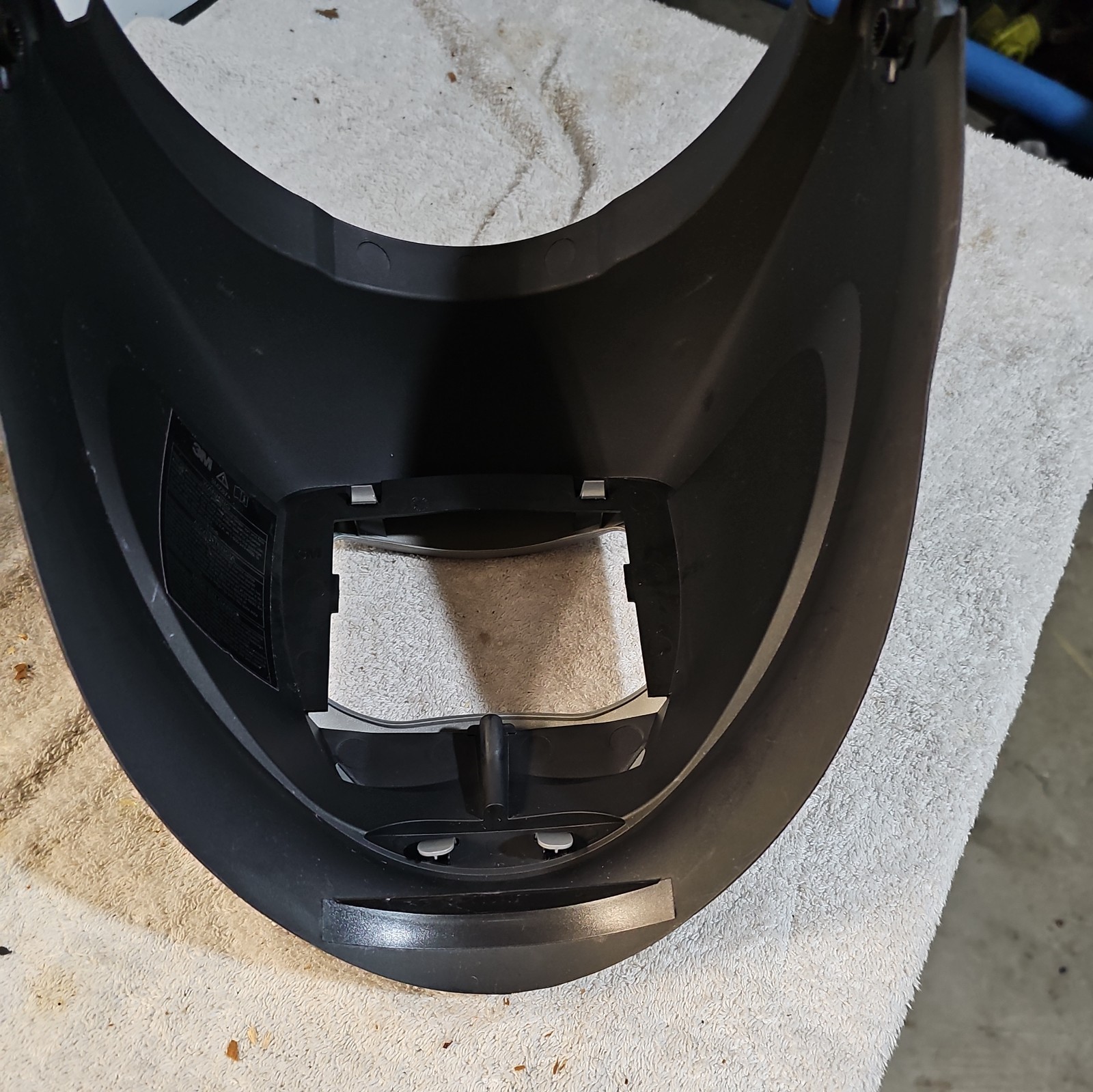 3M Speedglass shell only / no glass , head gear /or weld lenses included.