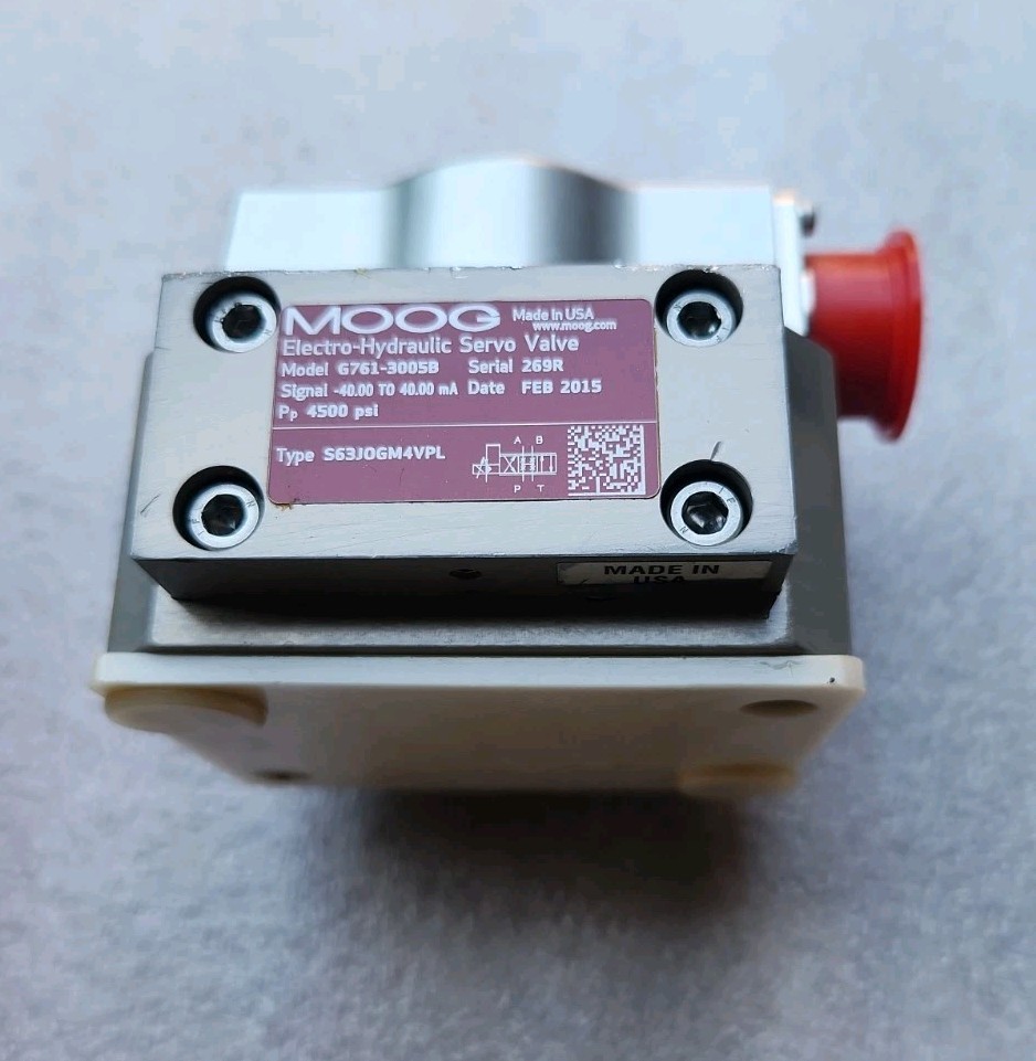 MOOG G761-3005B SERVO VALVE , NEW WITH TEST REPORT