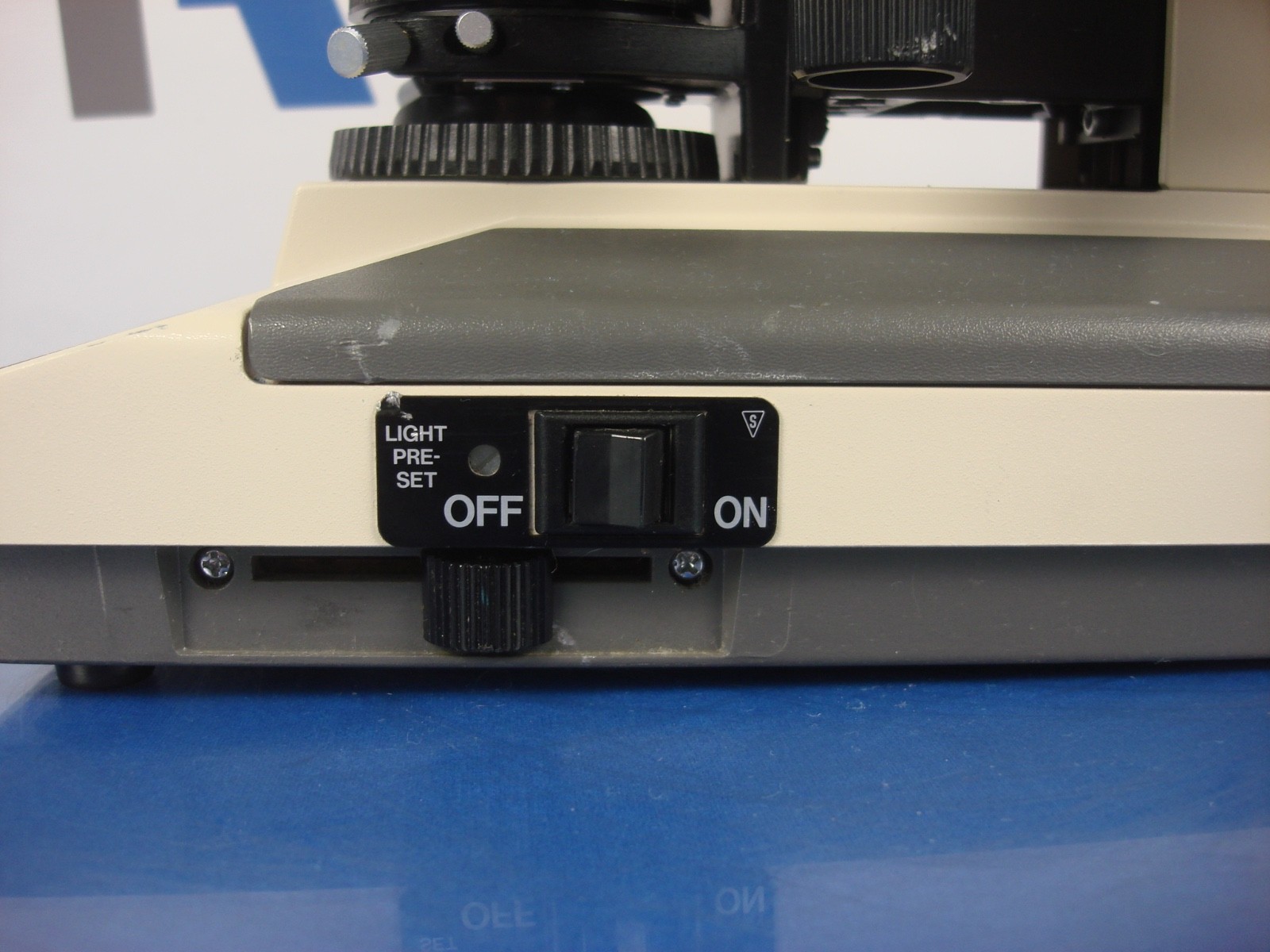 Olympus BH-2 Microscope 4x, 10x, 40x, 100x Oil, 50x Oil with Eyepiece 10×18 WF