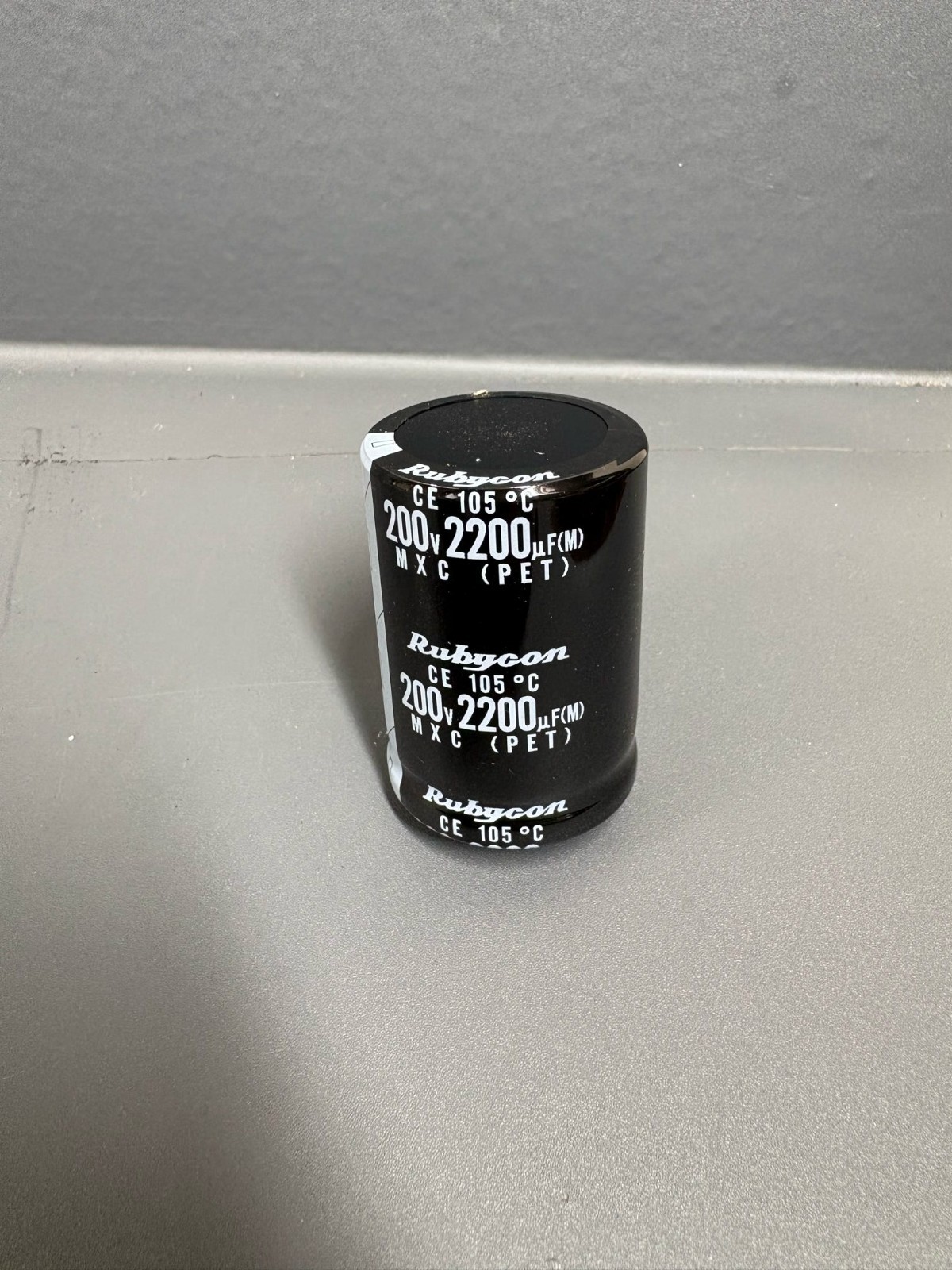 5x Rubycon 200V 2200uF Snap-In Aluminum Electrolytic Capacitor 105°C 35x50mm