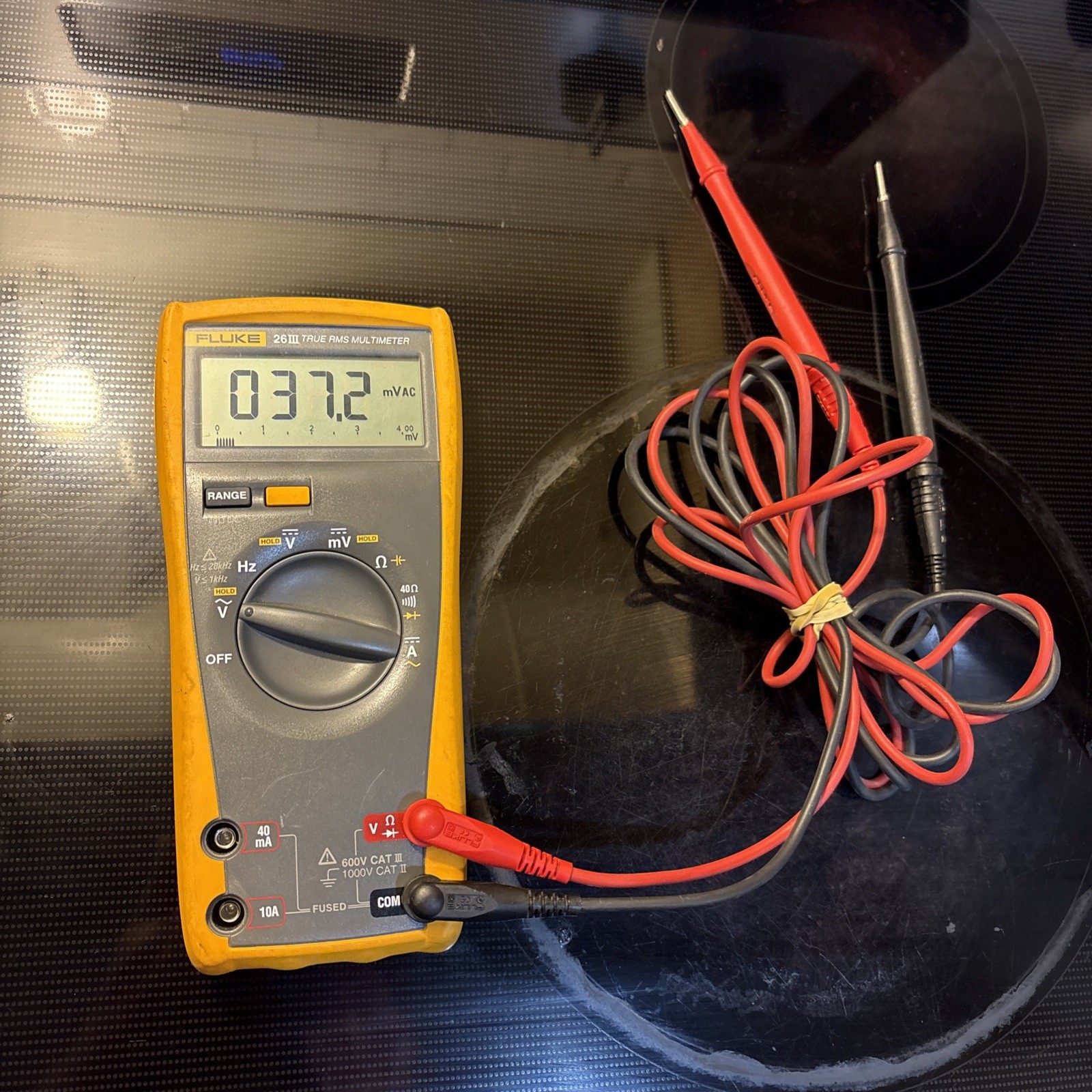 Fluke 26 III True RMS Digital Handheld Multimeter, Test Leads, 1000V, CAT III