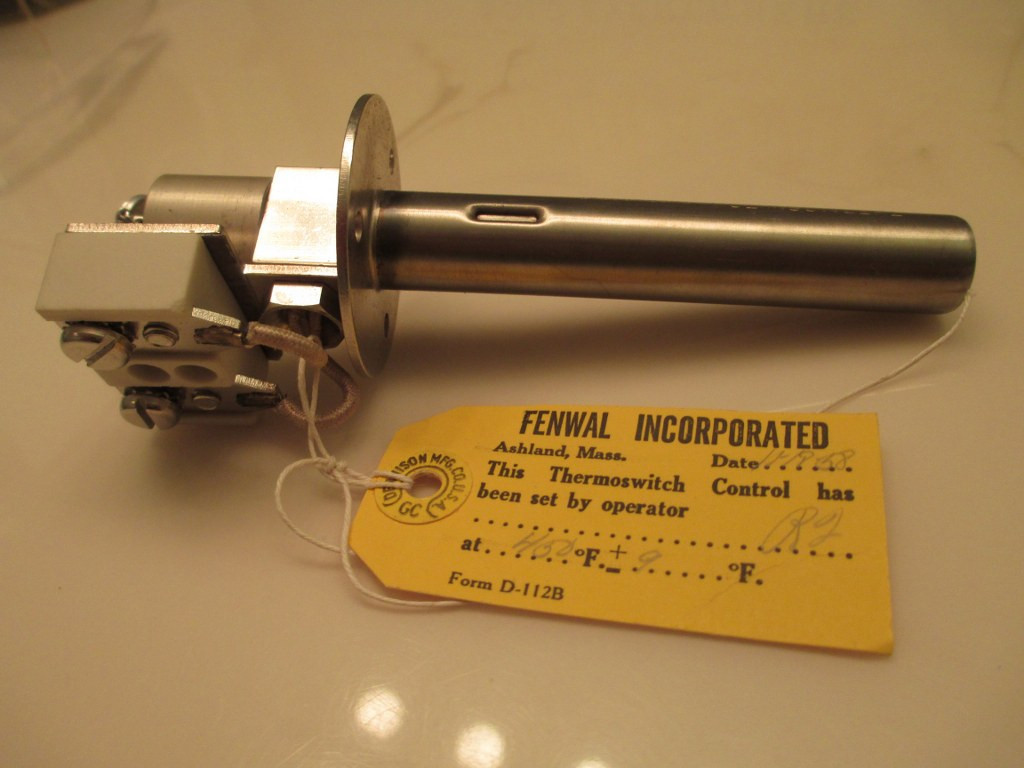 Fenwal 17323-6 Thermoswitch -100F to 600F 120/240VAC 5A/10A – New IN SEALED BAG