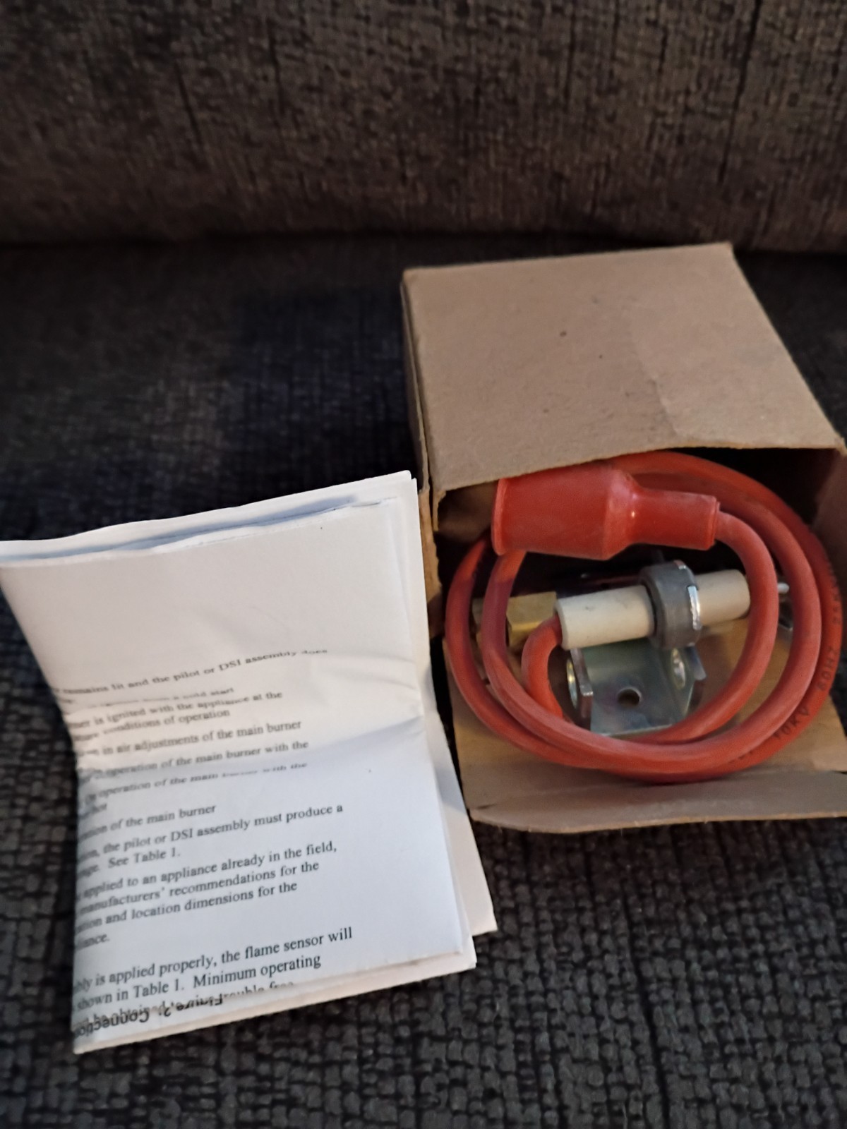 LENNOX PILOT BURNER AND DIRECT SPARK IGNITION 26F1601 NEW IN BOX