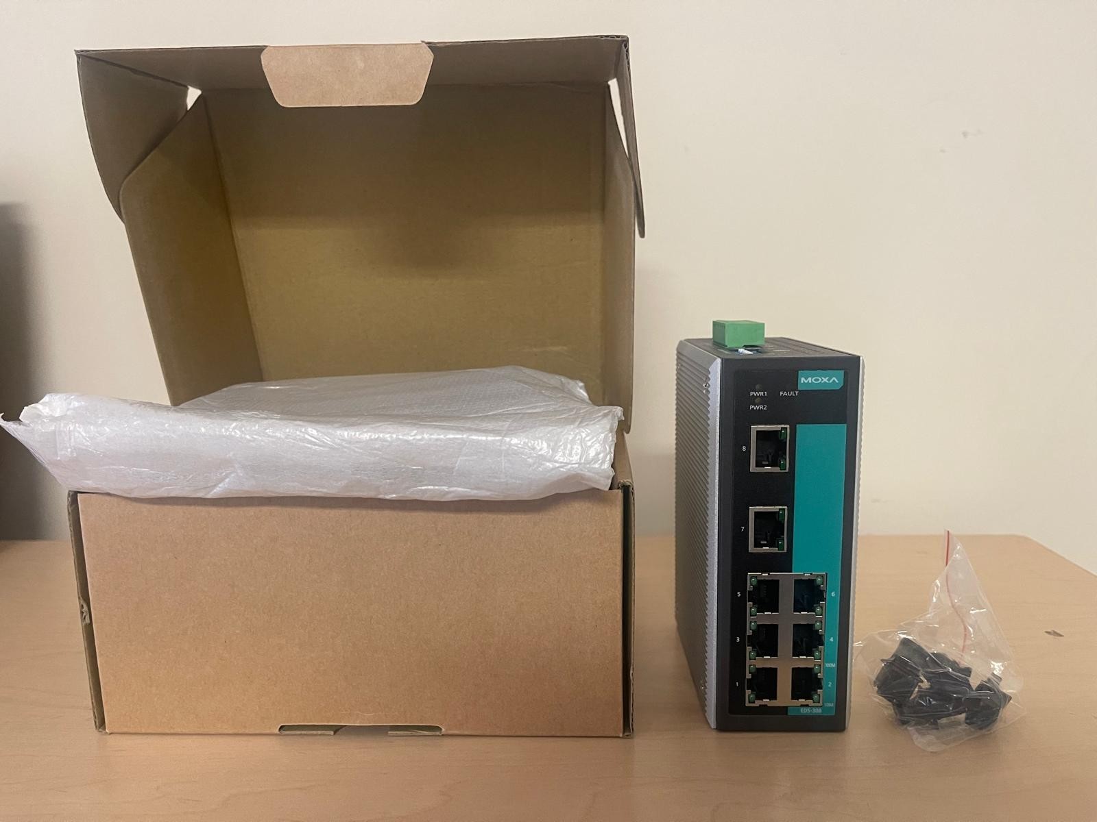 MOXA EDS-308 Ethernet Switch Input Module Connector PLC (BIN-7.1.2)