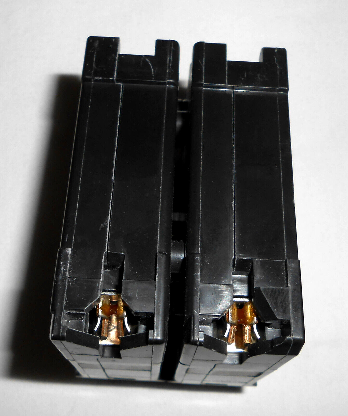 New HOM225 Square D 2-Pole 25 Amp Circuit Breaker Type HOM 120/240V DP-4075