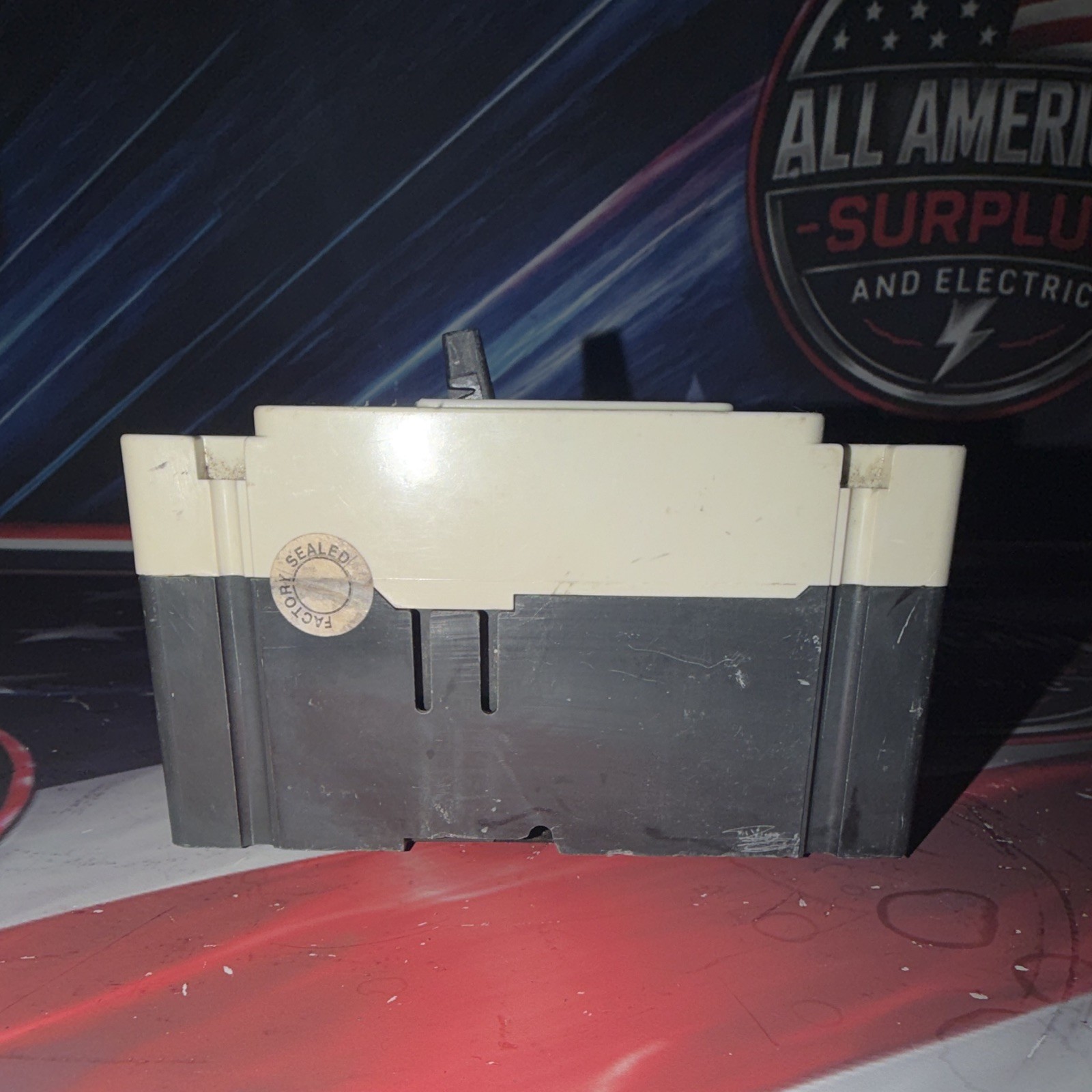 Cutler-Hammer ED 65K ED3225 Circuit Breaker 3P 225A 240V AC Trip Indicator