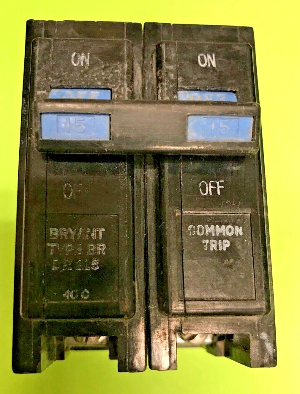 BRYANT BR215 2 POLE 15 AMP PLUG IN COMMON TRIP CIRCUIT BREAKER