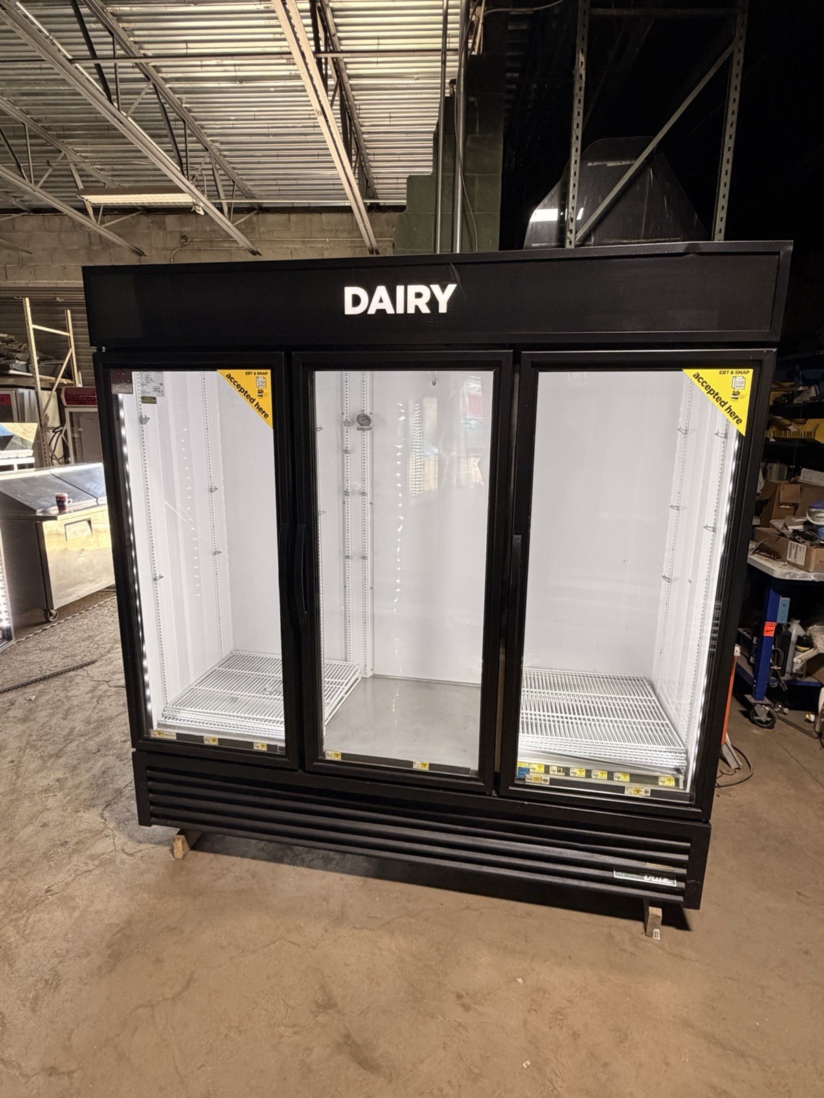 GDM-72-HC~TSL01 Refrigerated Merchandiser 3-Door White 2021 Model