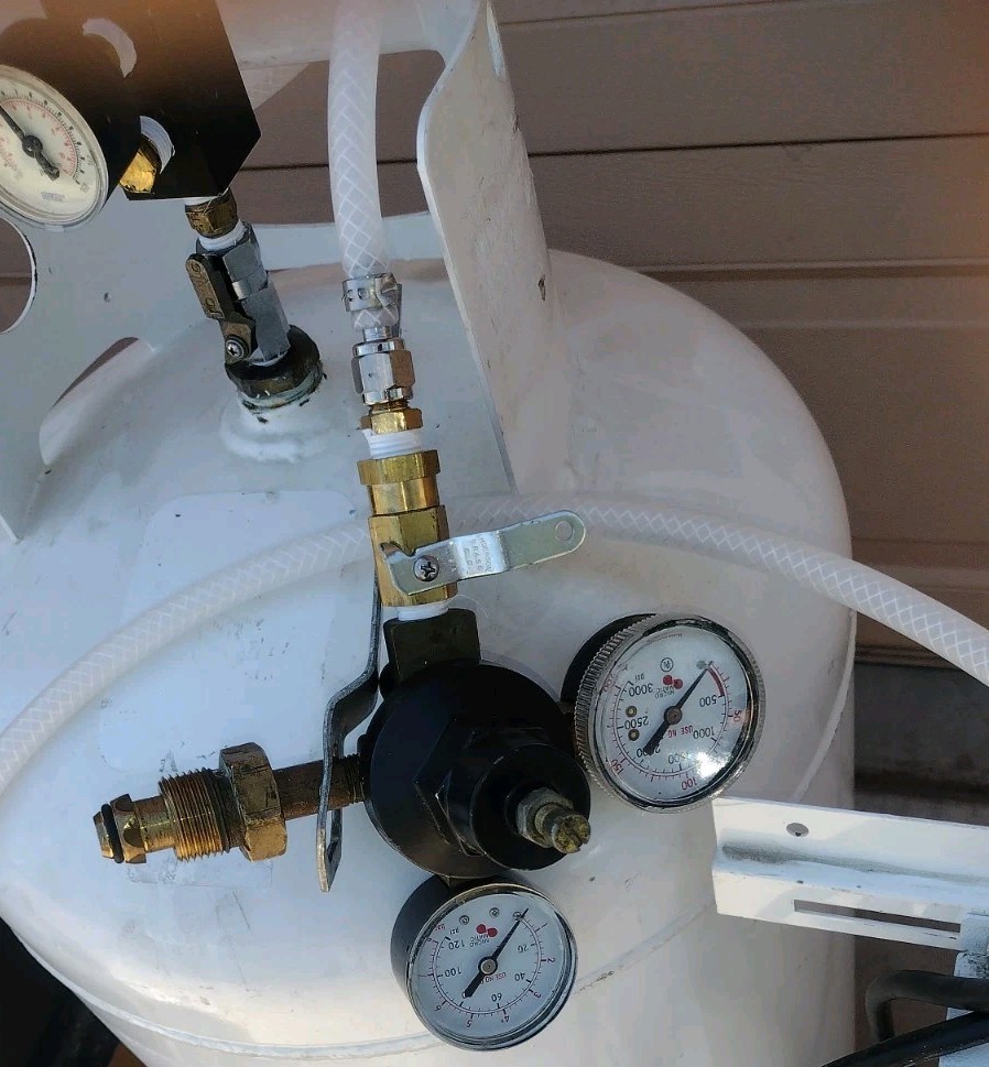 Beer Blast N200 Nitrogen Generator, N2 Tank, Draft Beer Co2/N2 Gas Blender
