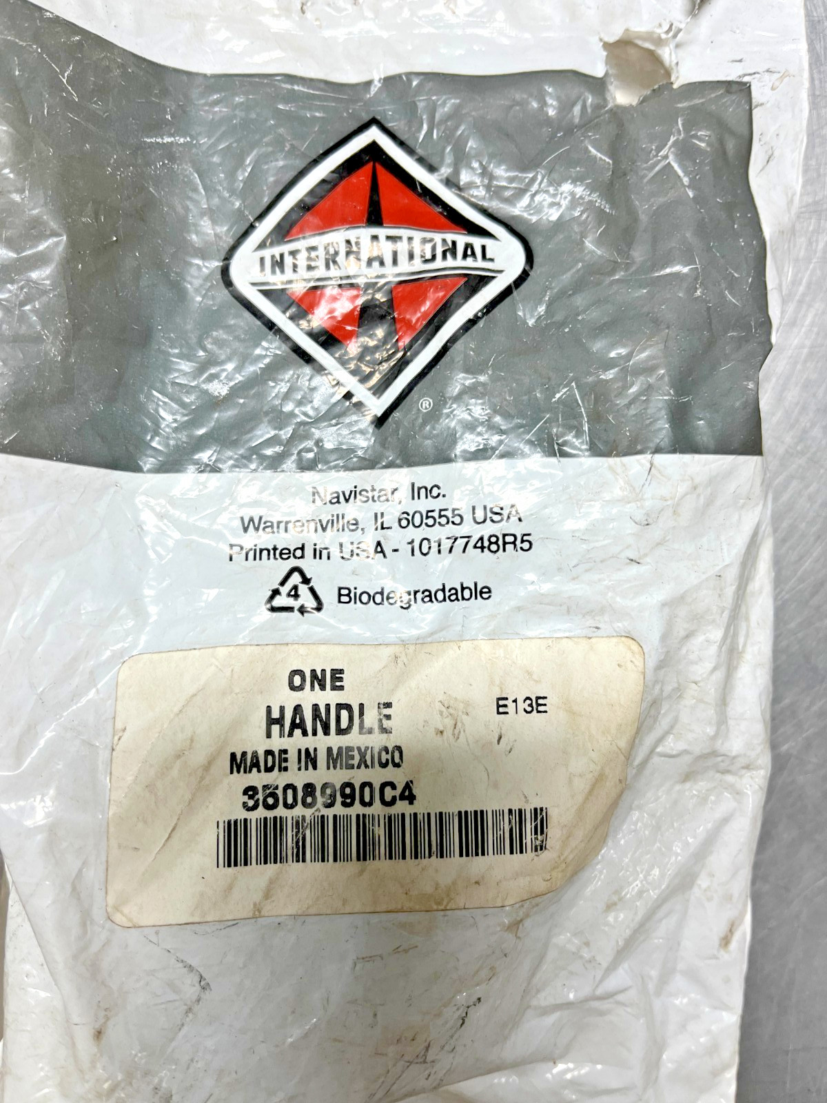 3508990C4 Genuine OEM International Navistar FORD HANDLE