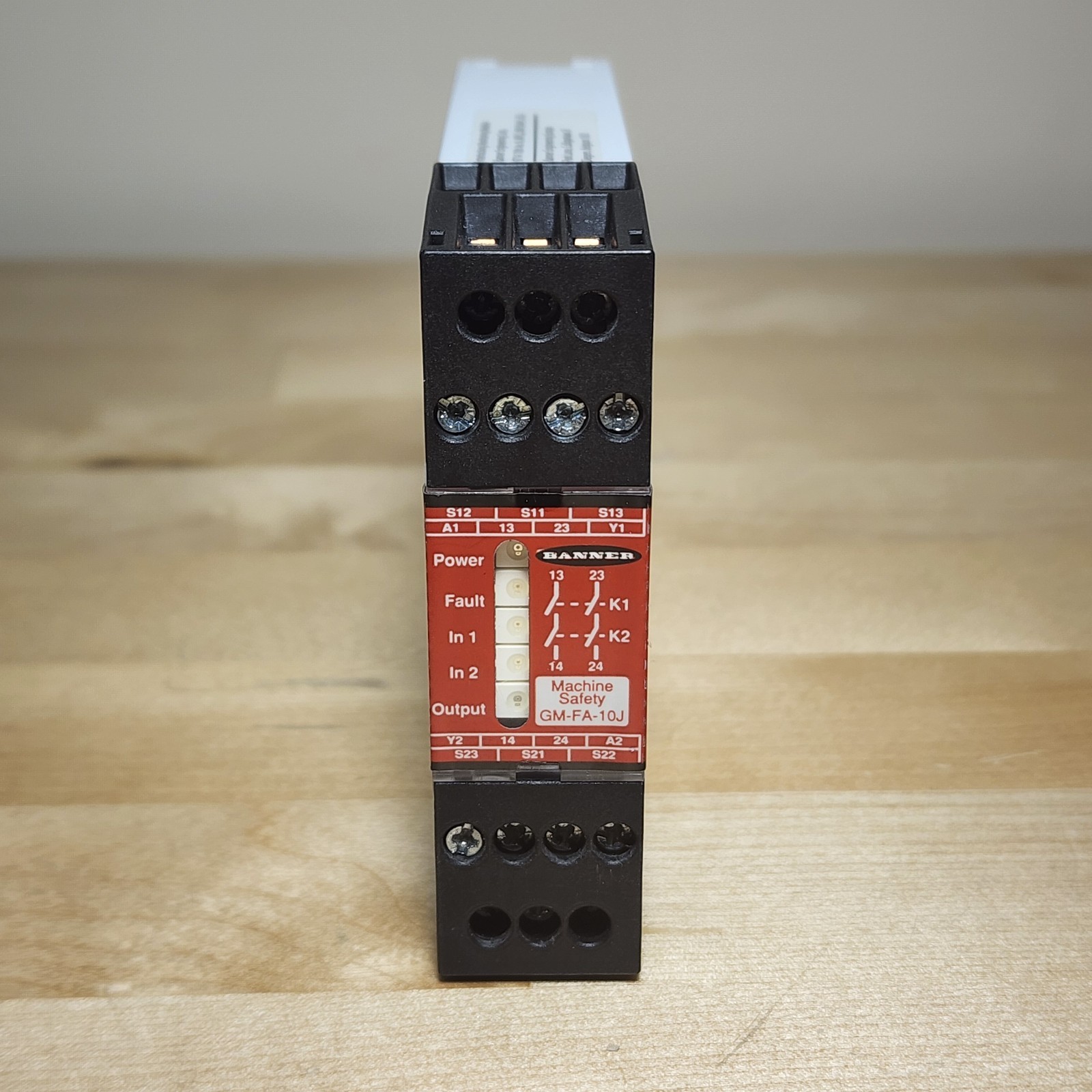 Banner GM-FA-10J Gate Monitoring Safety Relay Module 24VAC/DC 60987