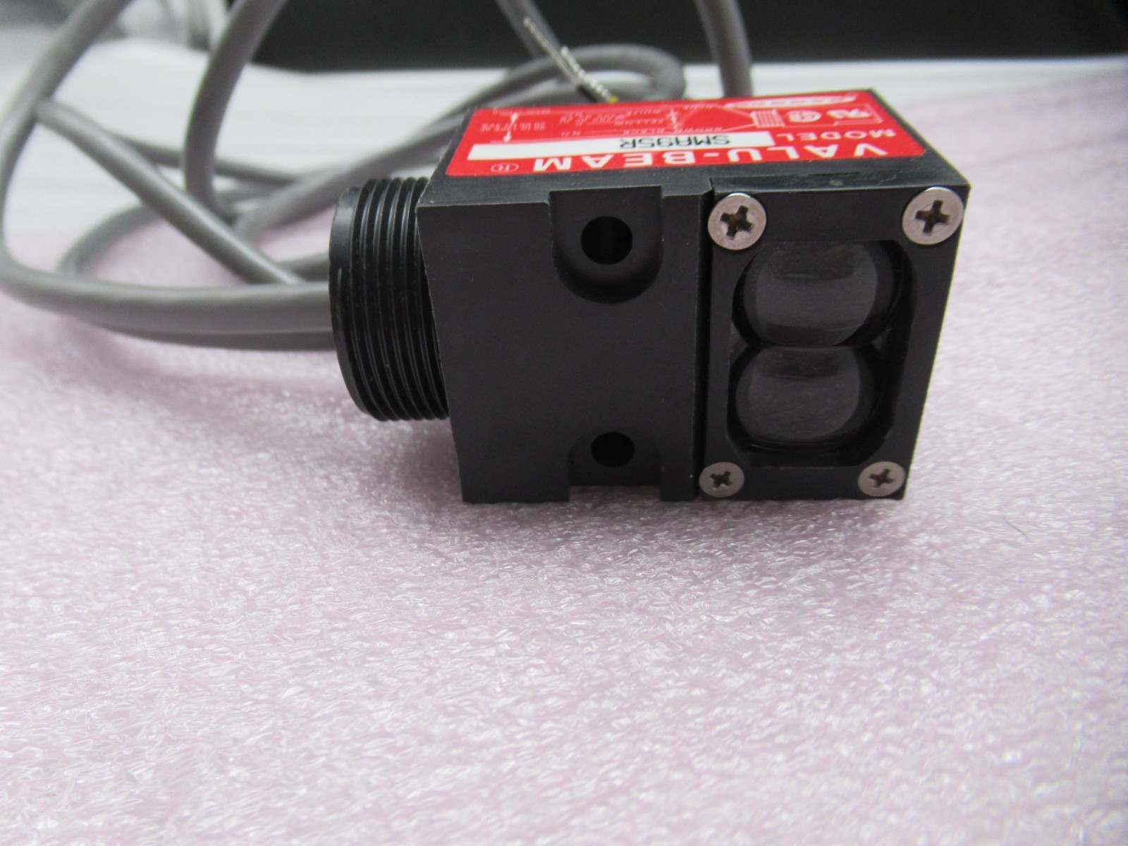 Banner Engineering SMA95R Photoelectric Sensor 60M Range 130V 25887 (Fast Shipp)
