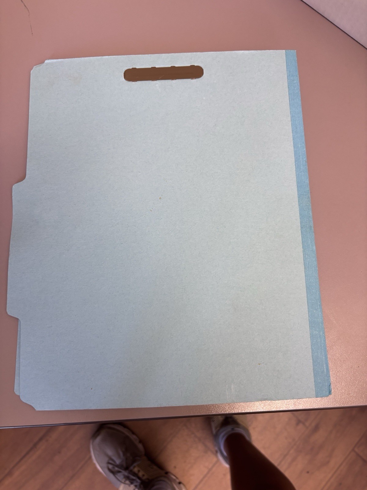 Letter classification folders brown and blue