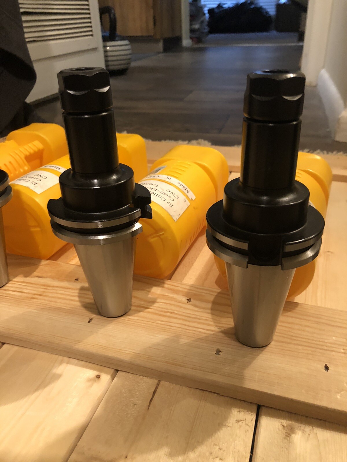 Several Cat40 tool holders as described. NEW