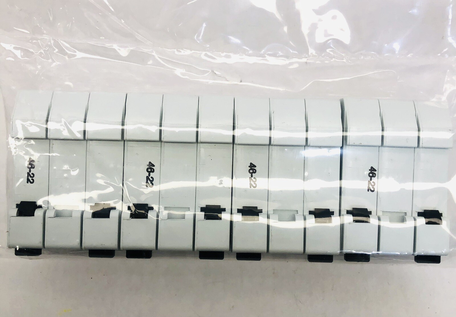 (BOX OF 4) MERSEN USM31 FUSE HOLDER ULTRASAFE Y219073